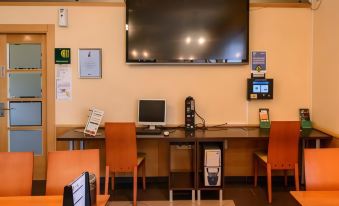 Hotel Castillo El Burgo - Housity