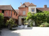 Chateau des Roises Hôtels à : Montigny-les-Monts