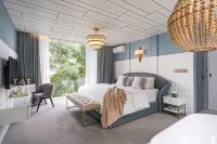 Luxury Home by Buttonscarves Villa at Dago Bandung فنادق في Cimenyan