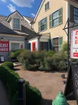 Howard's Creek Inn Hotels near Blue Bend Recreation Area