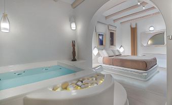 Iphimedeia Luxury Hotel & Suites