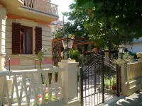 Petit Chateau
