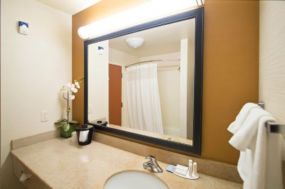 Mobility/Hearing Accessible Guestroom Two Queens Tub