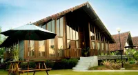 Gardenia Resort and Spa Hotel dekat UBUD TERMINALIA FROM BORNEO