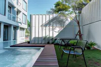 POR Arak-No Parking Hotel dekat Thai Lanna Church