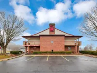 Red Roof Inn Uhrichsville Hotels in New Philadelphia