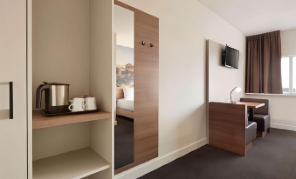 Rotterdam Teleport Hotel