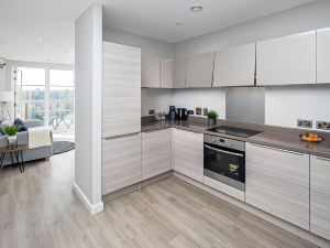 Stunning Apartment, Close to East Croydon Station