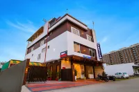 FabHotel the Gravity Inn Hotel dekat Rajendra Nagar Public Garden