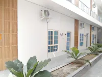 Urbanview Hotel Nimara Ngawi by RedDoorz Hotels in Ngawi