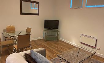 Aberdeen Stay Central 2-Bedrooms Apartment