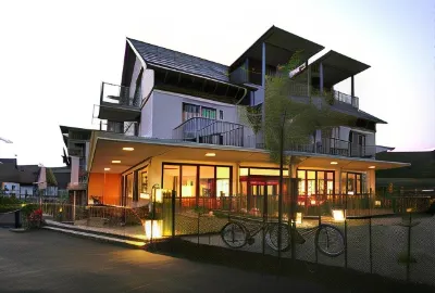 Hotel Rosmarin Hotels near Yolanda - Plastik von Miriam Lenk