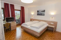 Pension Leuprecht Hotels near Costaries Kapelle
