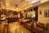 Hotel Middle Path & Spa