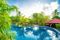 Island View Beachfront Resort - piscine