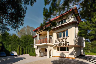 Enjoy! Warszawa Mysiadlo Hotels in Zalesie Gorne