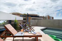 Ritz Praia Hotel - Rooftop Pools