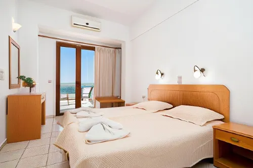 Adonis Hotel - Uima-altaat