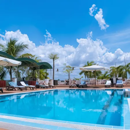 Hotel Slipway Отели рядом с достопримечательностью «Коко Бич»