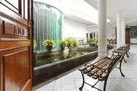 RedDoorz Syariah Near Alun Alun Magelang Bayeman Hotels in Bandongan