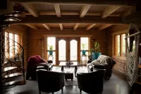 Hébergement "La Maison en Bois Rond" Hotel di La Nouvelle-Beauce Regional County Municipality
