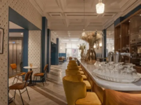 Hôtel le Bristol アヴィニョンのホテル