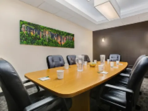 La Quinta Inn & Suites by Wyndham Springfield South Hotels in Springfield