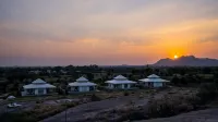 Brij Pola, Jawai - Luxury Jungle Camp with Private Pools Hotel a Bera