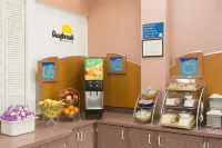 Days Inn & Suites by Wyndham Port Richey - breakfast