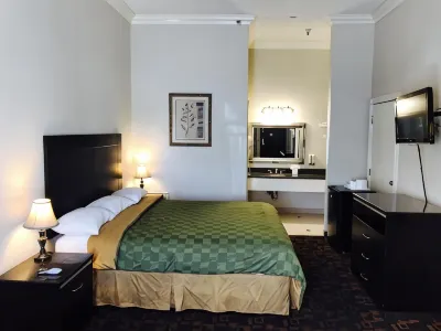 Castaic Inn Six Flags Valencia Hotels near Gorman Motorsport Rentals