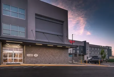 Home2 Suites by Hilton Riverside March Air Reserve Base Отели рядом с достопримечательностью «Orange Empire Railway Museum»