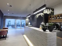 유로스타 포르토 센트로 카르도자스 광장 주변 호텔