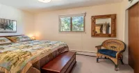 Peaceful condo on river in downtown WP w/ pool