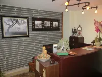 Cool Springs Inn - 2-Star