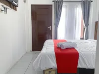RedDoorz near FKIP UNTIRTA Serang Hotel di Kecamatan Curug