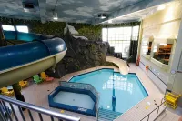 Canad Inns Destination Centre Windsor Park - Water Park