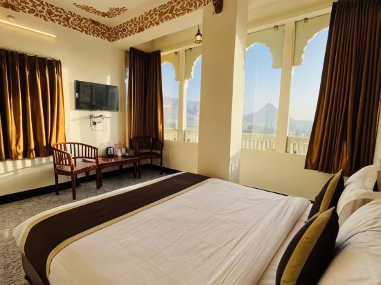 Hotel Teerth Palace
