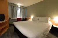 Ibis Auray Hotel a Ploemel