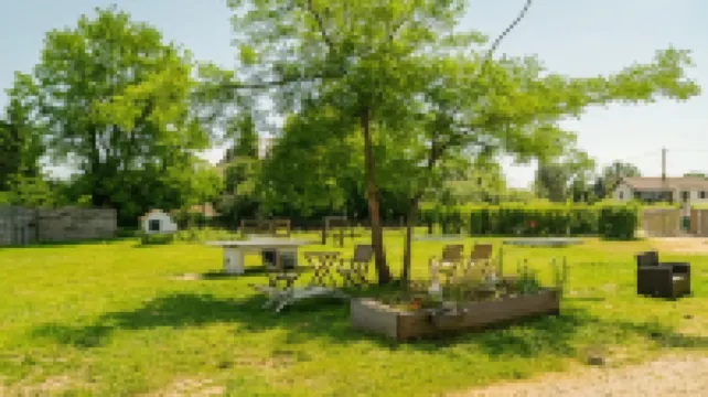 บ้านหมู่โซว์มูฟ ทู เด ดีมัวเซลเลด์ - ลี วิลลาจ์