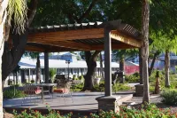 สเตอร์ลิง การ์เดนส์ โฮเต็ล โรงแรมใน