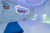 JakPod Capsule Hotel
