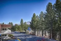 Motel 6 Mammoth Lakes, CA Các khách sạn ở Quần thể Hồ Mammoth