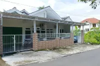 Artalia Guest House Salatiga Hotels in Sidorejo