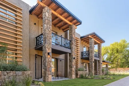 Lares de Chacras Отели в г. Лухан де Куйо