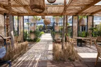 Sea & Sand Hotel