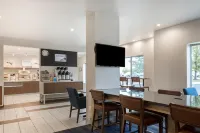 Holiday Inn Express & Suites Chicago West - ST Charles Hotel a Saint Charles