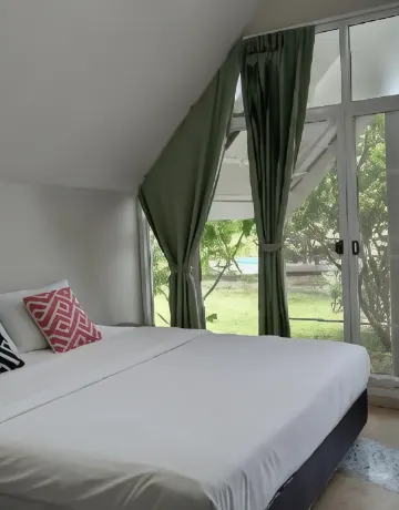 Family 2 Double With Balcony