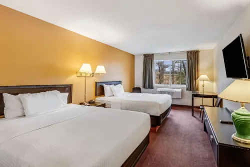 Econo Lodge Whitehall Near Michigan's Adventure Hotel a White River Township