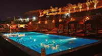 Naama Blue Hotel - Rooftop Pools