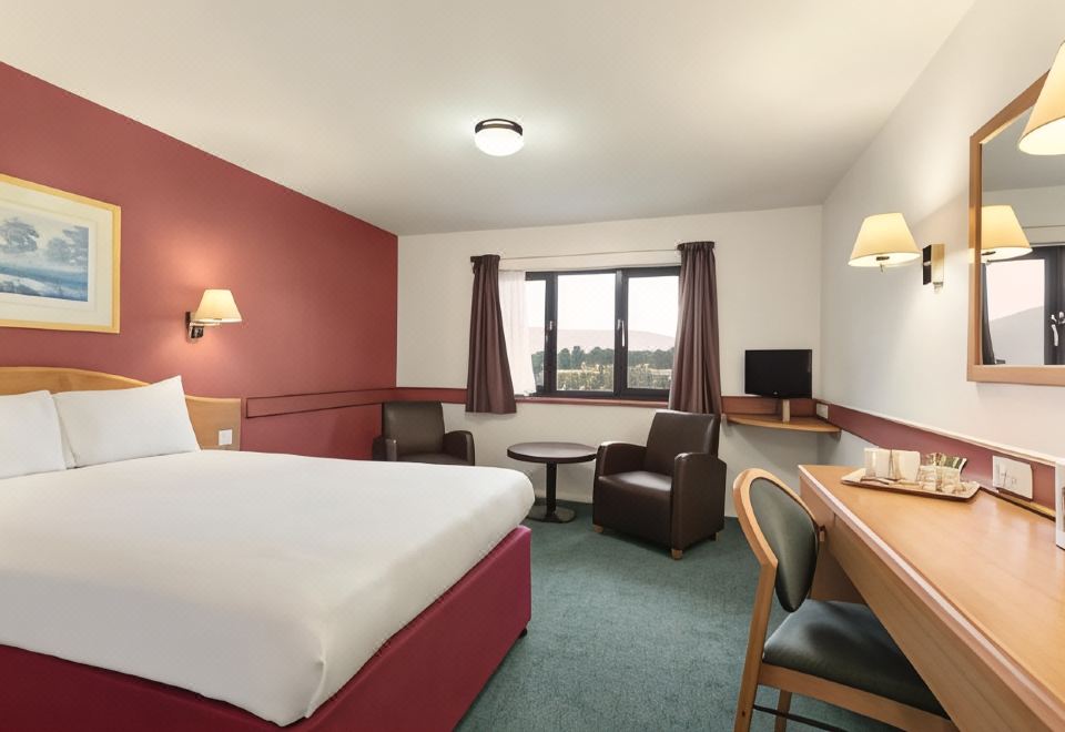 Days Inn by Wyndham Abington M74 - Housity